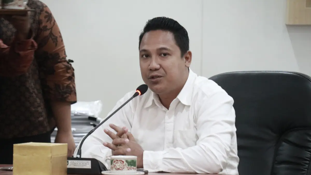 Ketua Harian DPD PSI Kota Solo Herson Rikumahu