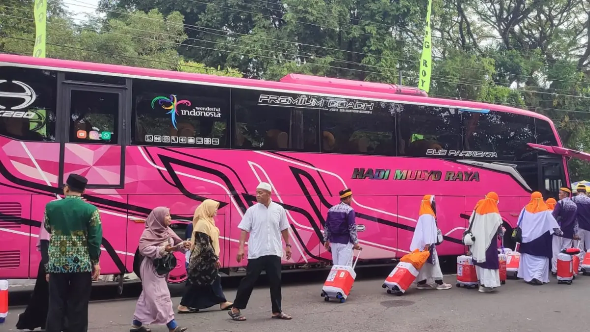 Calon jamaah haji asal Kabupaten Sragen saat akan berangkat ke Tanah Suci, tahun 2025 lalu. (Ahmad Khairudin/Radar Solo)
