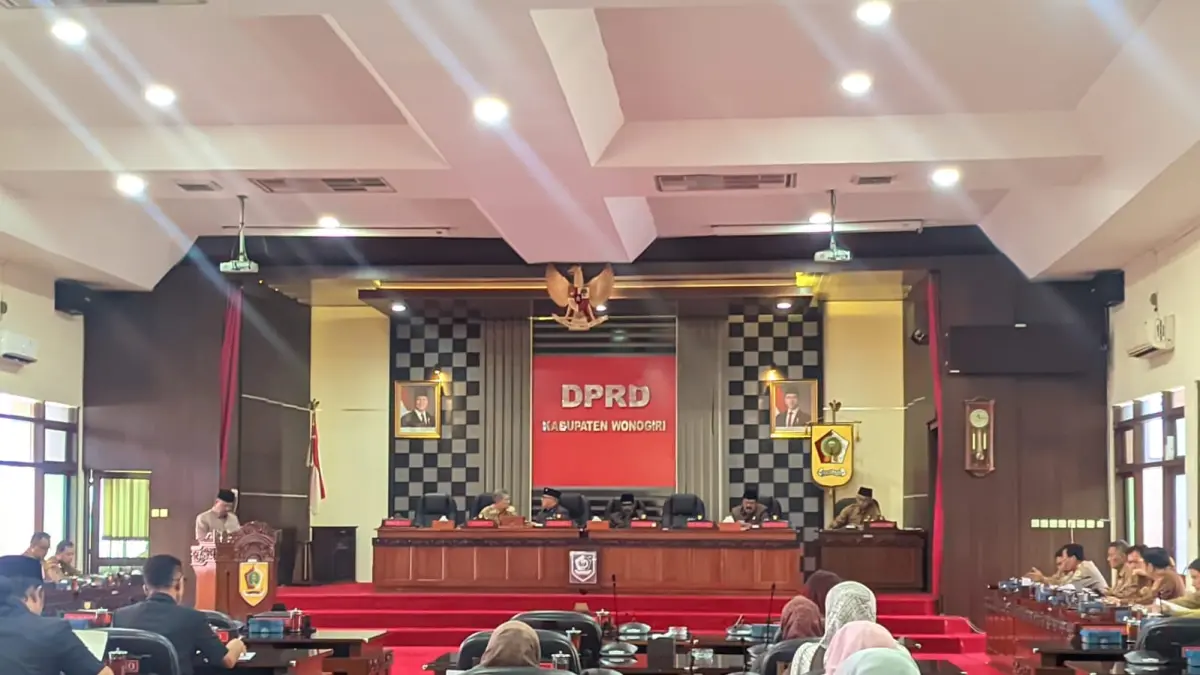 Rapat paripurna dengan agenda penjelasan Ketua DPRD Wonogiri atas pengajuan raperda inisiatif DPRD yang digelar, Senin (6/4/2026).