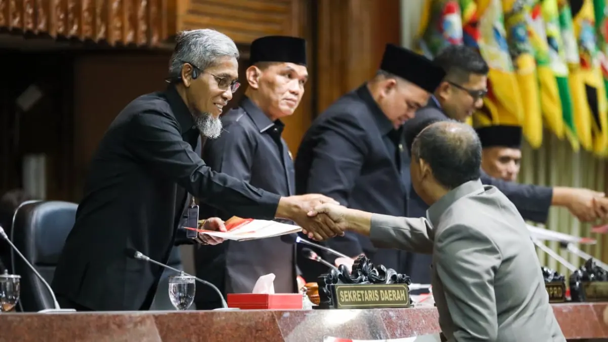 Sekda Jawa Tengah Sumarno menghadiri rapat di DPRD Jawa Tengah. (Humas Pemprov Jateng)