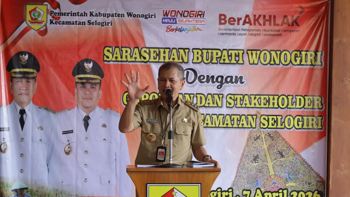  Bupati Wonogiri Setyo Sukarni beri arahan pada sarasehan kelompok tani dan stakeholder di Desa Sendangijo Kecamatan Selogiri Selasa (7/4/2026). (IWAN ADI/RADAR SOLO)