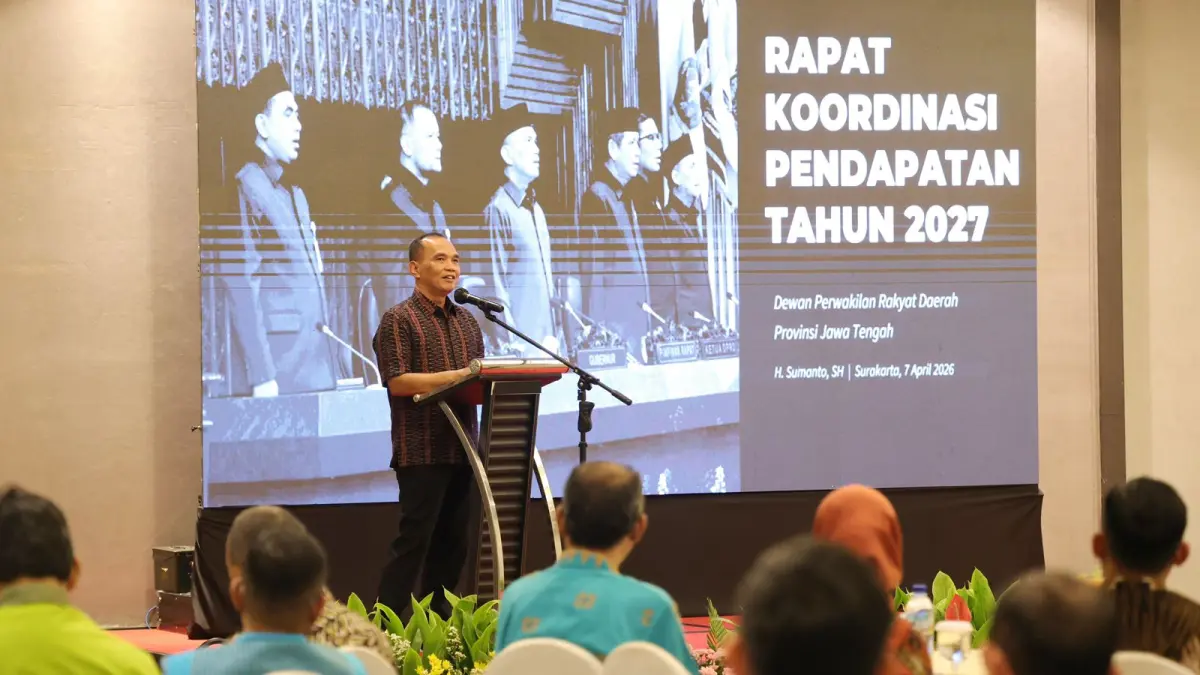 BERI ARAHAN: Ketua DPRD Jateng Sumanto menghadiri rapat koordinasi (Rakor) Pendapatan Tahun 2027 di Solo, Selasa (7/4). (ISTIMEWA)