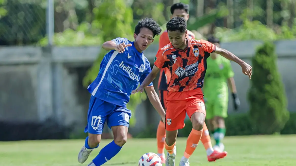 POTENSIAL: Pertandingan Kendal Tornado FC Youth melawan PSIS Semarang di Lapangan Garudayaksa Football Academy (9/4). (TIM MEDIA KENDAL TORNADO FC)