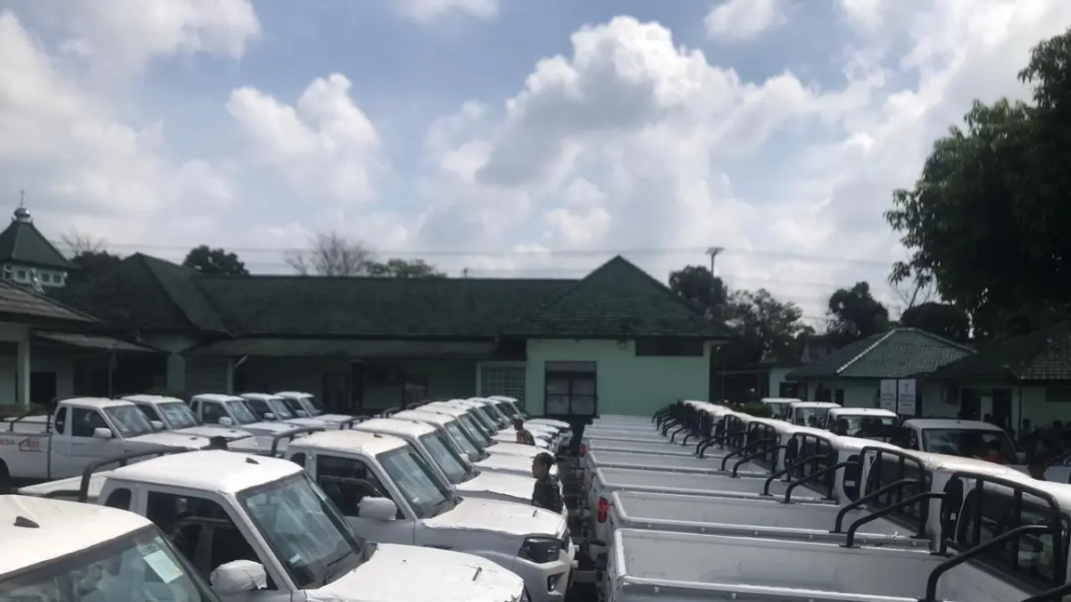 Puluhan Mobil Operasional KDMP Berjejer Di Halaman Kodim 0724 Boyolali (ABDUL KHOFID/RADAR SOLO)