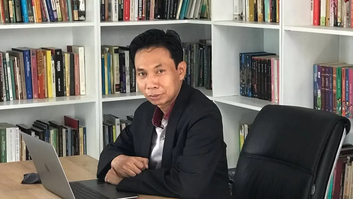  Mudhofir Abdullah