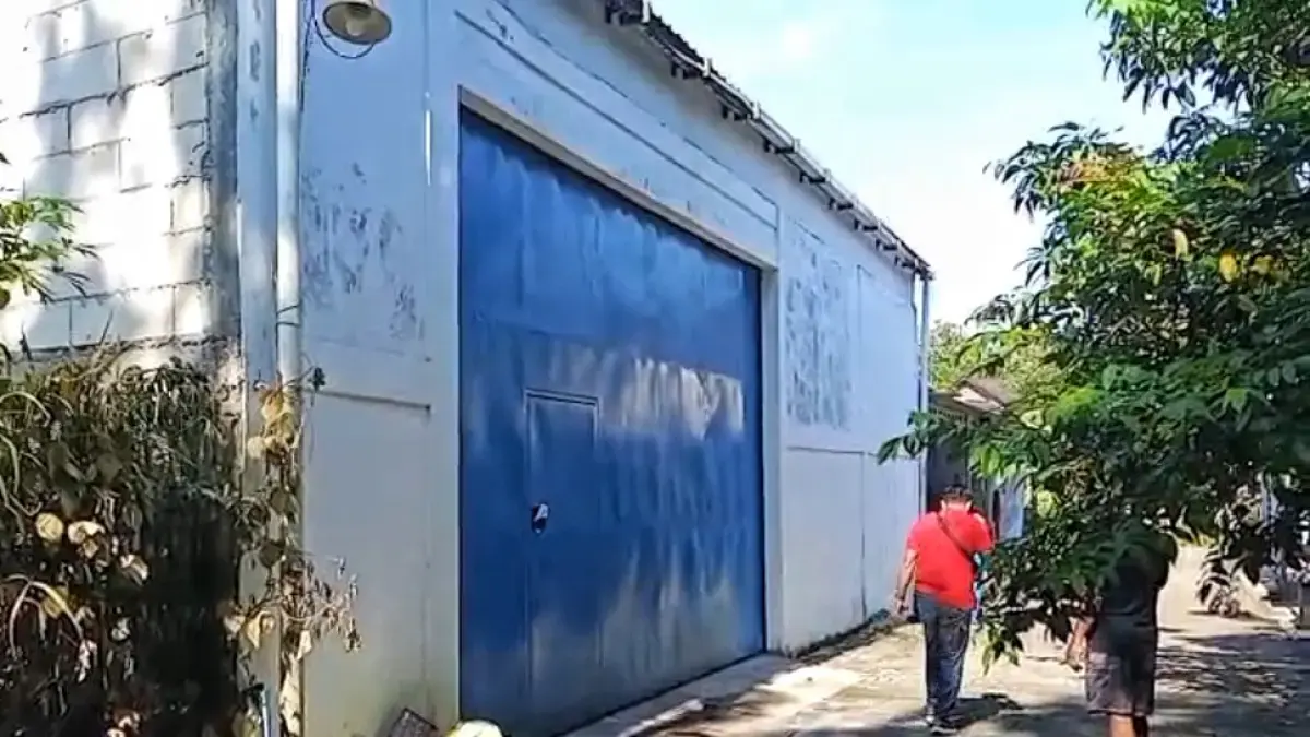 Gudang di Gang Jati Asri, Kelurahan Wonolopo, Semarang yang diduga jadi pabrik ekstasi. (M Hariyanto/Jawa Pos Radar Semarang)
