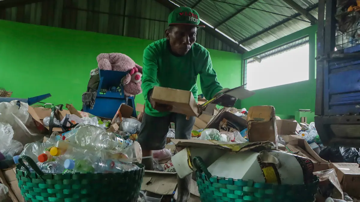 Pilah sampah sejak hulu dapat mengurangi sampah di TPA. (M Ihsan/Radar Solo)