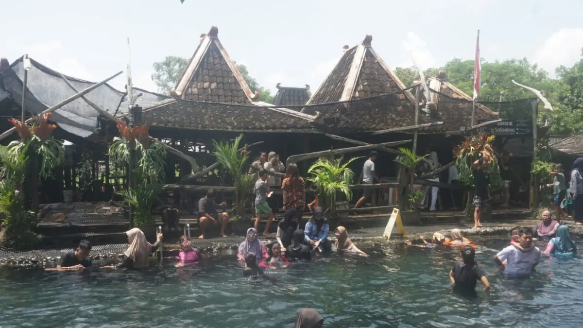 Umbul Kemanten di Desa Sidowayah, Kecamatan Polanharjo menjadi salah satu destinasi populer di Klaten (ANGGA PURENDA/RADAR SOLO)