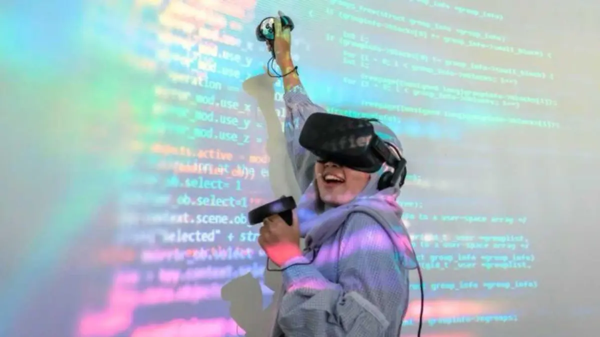 Penggunaan virtual reality (VR) untuk berinterakdi di dunia digital atau simulasi yang berkaitan erat dengan Artificial Intelligence (AI). UMS membuka pendaftaran prodi AI. (HUMAS UMS)