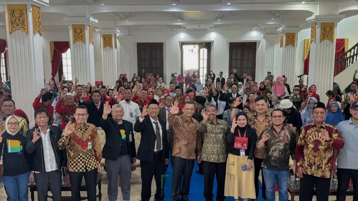 Gubernur Ahmad Luthfi bertemu Asosiasi Pedagang Mie dan Bakso Nusantara Bersatu (Apmiso) Jateng di Semarang, Jumat (17/4/2026). (Humas Pemprov Jateng)