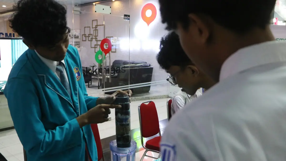 Inovasi Vita-Strand karya siswa SMA Muhammadiyah PK Kottabarat Solo tampil di ajang Krenova 2026. (ARIEF BUDIMAN/RADAR SOLO)