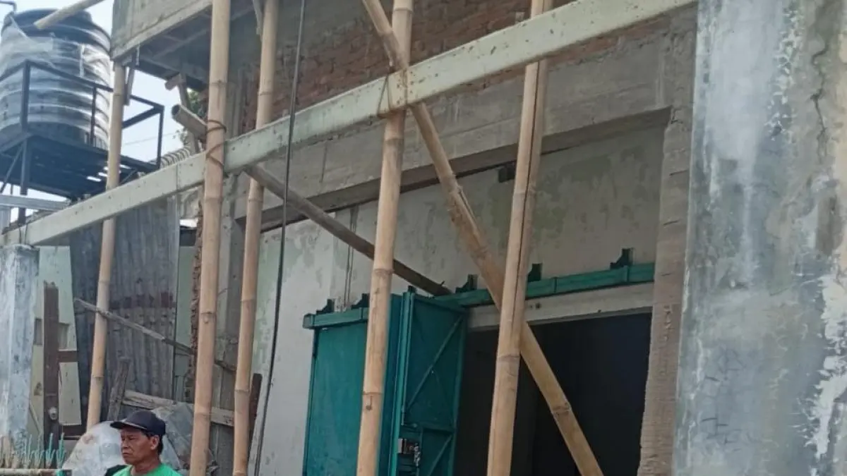 Lokasi seorang pekerja bangunan meninggal di kawasan Kelurahan Punggawan, Kecamatan Banjarsari, Kamis (16/4) siang.