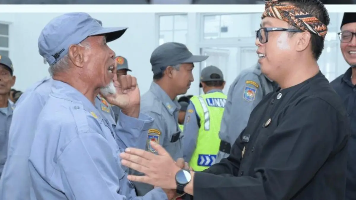 Wabup Karanganyar Adhe Eliana beri sambutan saat sosialisasi gempur rokok ilegal, Kamis (16/4/2026). (Rudi Hartono/Radar Solo)