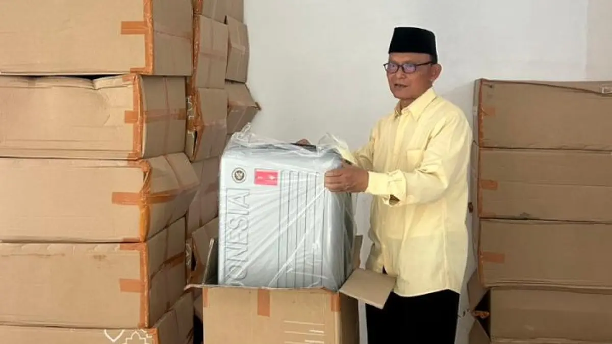 Kantor Kementerian Haji dan Umrah Kabupaten Boyolali mendistribusikan perlengkapan koper bagi ratusan jemaah haji 2026. (ISTIMEWA)