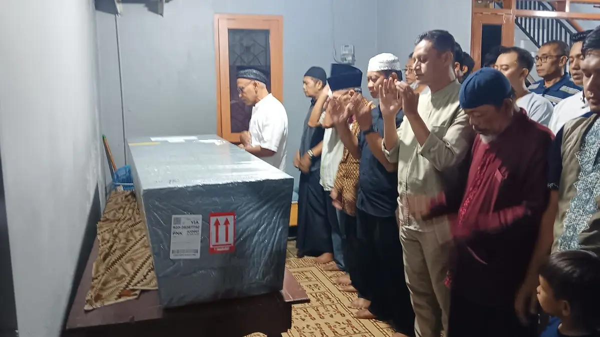 Suasana rumah duka di Desa Glodogan, Kecamatan Klaten Selatan, Klaten. (Angga Purenda/Radar Solo)