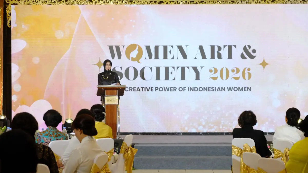 Wakil Wali Kota Solo Astrid Widayani menerima penghargaan Most Outstanding Women 2026. (Ist)