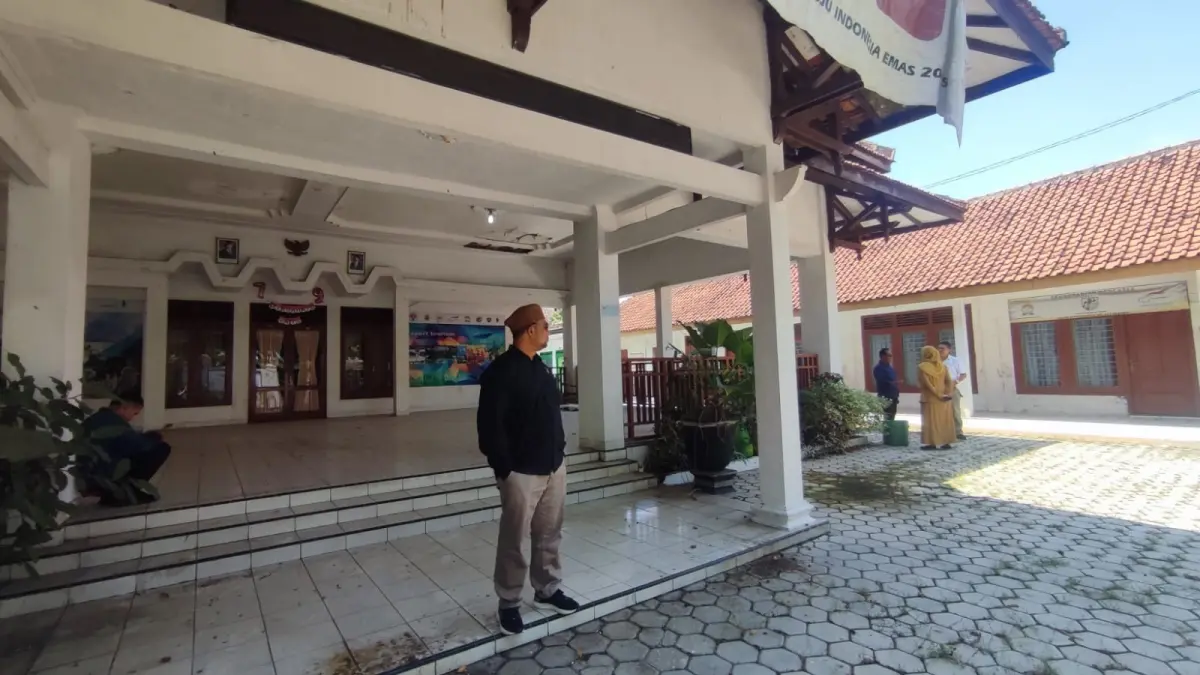 Bekas rumah dinas bupati Sragen yang sempat dijadikan kantor disparpora. (Ahmad Khairudin/Radar Solo)