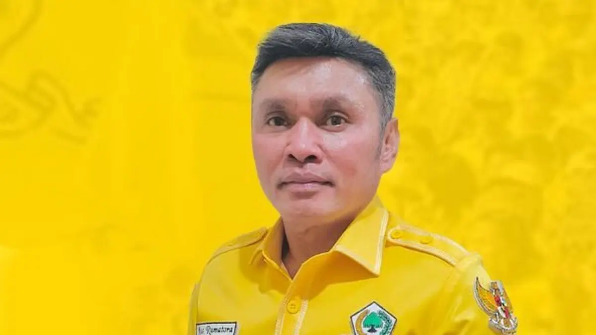 Ketua DPD Golkar Maluku Tenggara, Agrapinus Rumatora atau Nus Kei, tewas ditikam saat berada di Bandara Karel Sadsuitubun pada Minggu (19/4/2026).(Instagram/@golkar_maluku_tenggara)