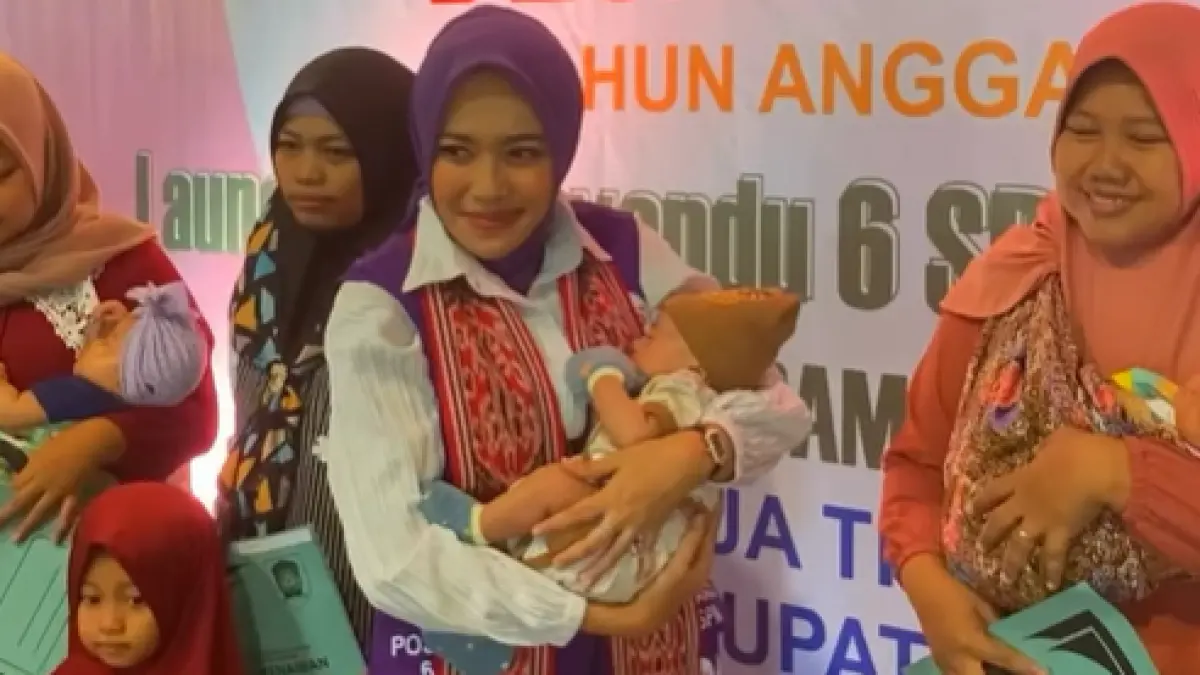 Ketua Tim Pembina Posyandu Klaten Fahrani Eka Wahyu Diana saat menghadiri sebuah acara.