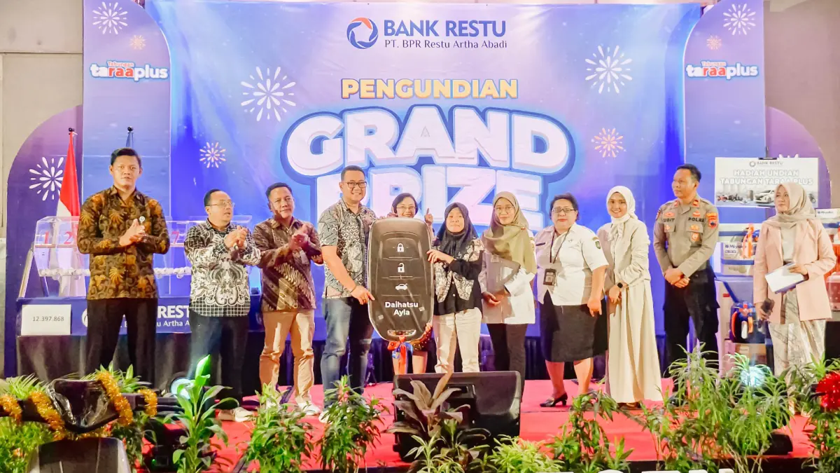 MEMBAHAGIAAN: Pengundian Grand Prize BPR Restu Artha Abadi di Hotel Mercure Solo pada Rabu (15/4). (ISTIMEWA)