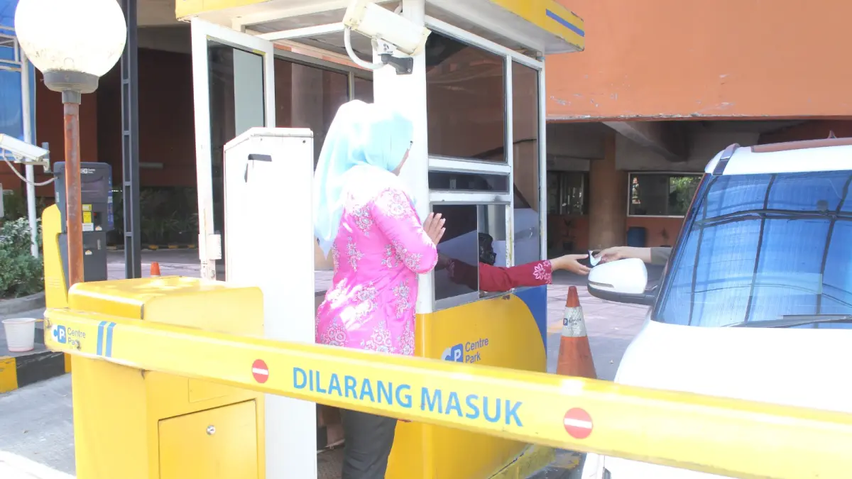 Neo Solo Grand Mall Rayakan Hari Kartini dengan Kebaya & Batik Serentak, Hadirkan Promo Kuliner Menarik