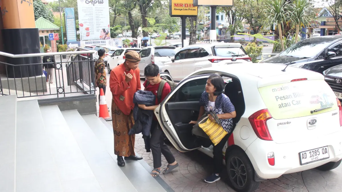 Neo Solo Grand Mall Rayakan Hari Kartini dengan Kebaya & Batik Serentak, Hadirkan Promo Kuliner Menarik