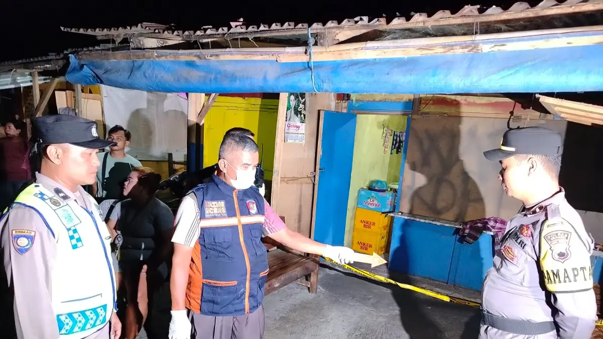 Aparat Polres Sragen menggelar olah TKP penemuan mayat di Sragen pada Selasa (21/4/2026). (Ahmad Khairudin/Radar Solo)