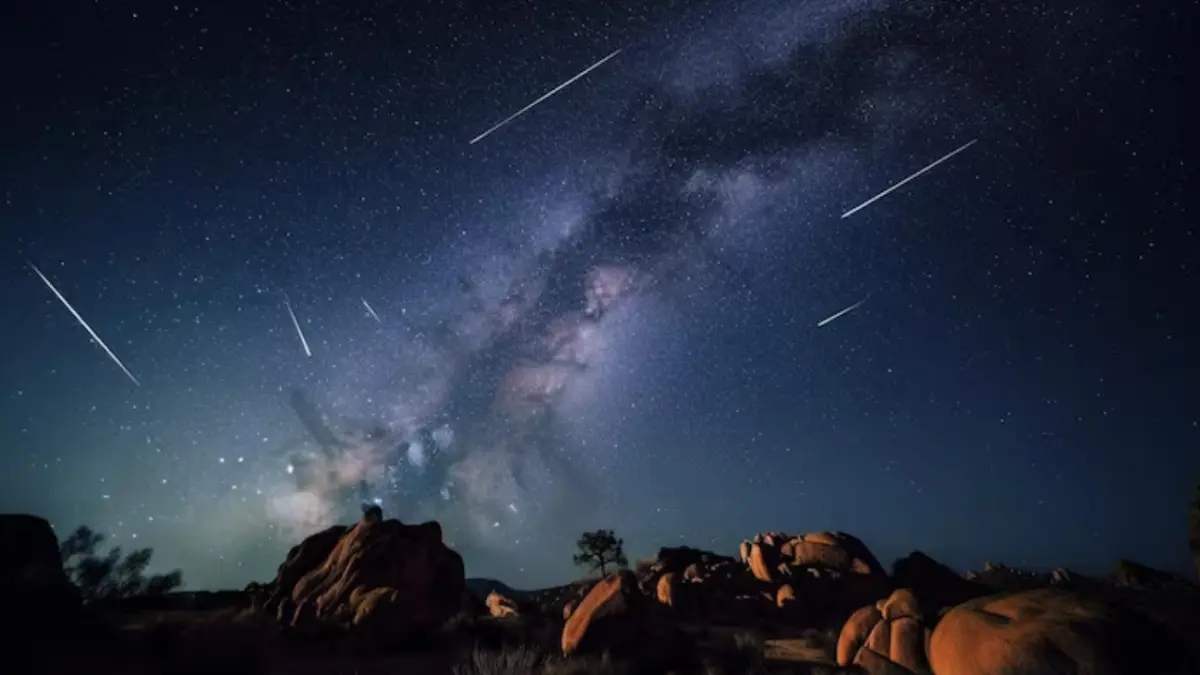 Ilustrasi hujan meteor Lyrids. (Freepik)