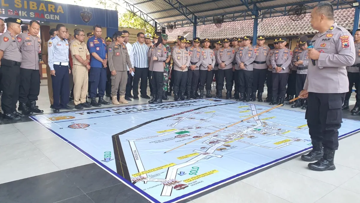 Polres Sragen bersama stakeholder terkait menggelar tactical floor game untuk memetakan kerawanan May Day, Rabu (22/4/2026). (Ahmad Khairudin/Radar Solo)