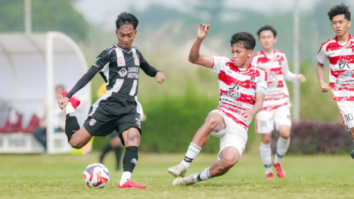 Kendal Tornado FC U-19 melawan Persekat Tegal U-19 di Lapangan Garudayaksa Football Academy, Kabupaten Bekasi, Kamis (23/4/2026). (TIM MEDIA KENDAL TORNADO FC)