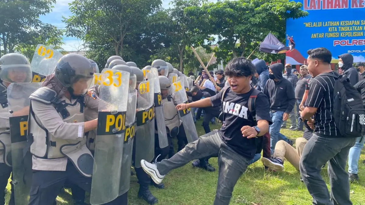 Polres Boyolali Gelar Latihan Kesiapan Satuan Amankan Unras Peringatan Hari Buruh 1 Mei 2026 (ABDUL KHOFID/RADAR SOLO)