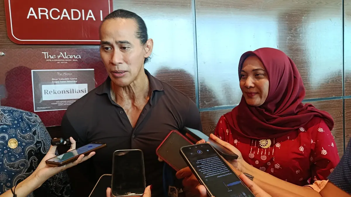 Selain rekonsiliasi, kegiatan ini turut menghadirkan brand ambassador BPJS Kesehatan Ade Rai
