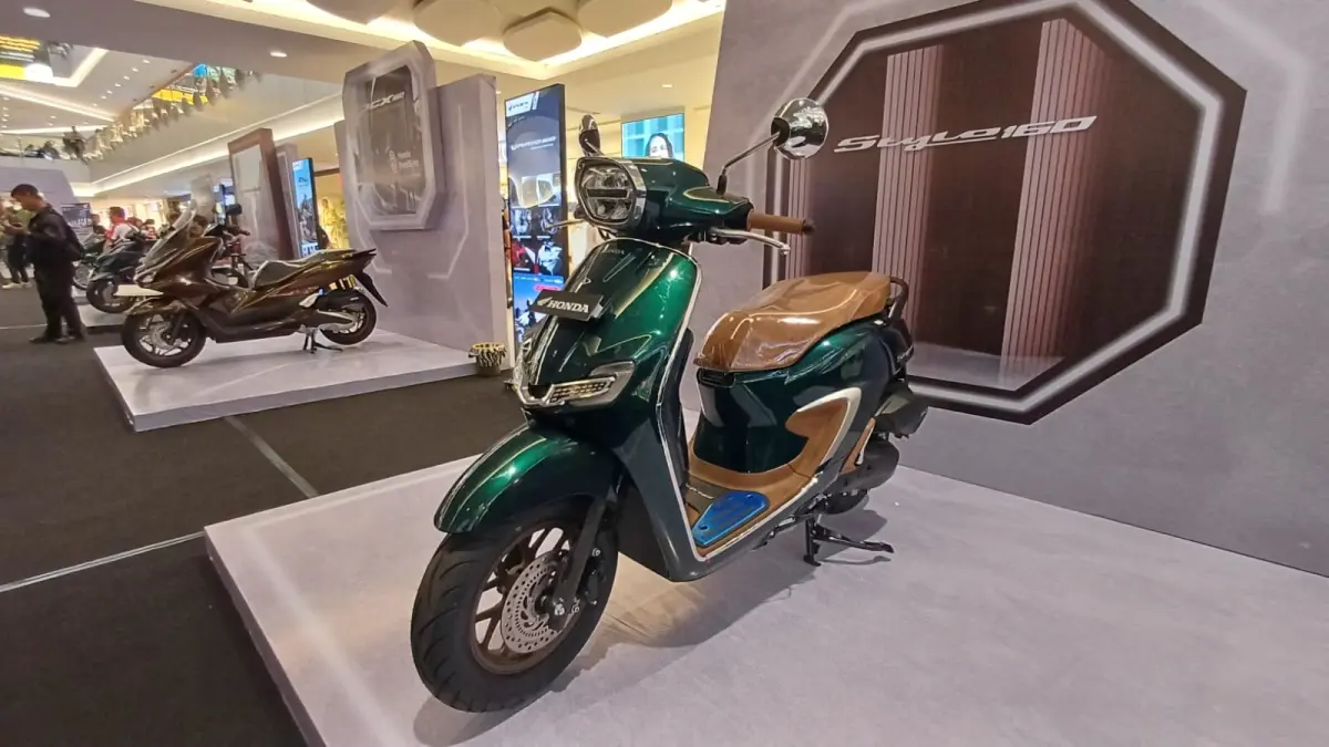 Honda Stylo 160 warna hijau masih menjadi incaran para konsumen di Honda Premium Matic Day 2026. (LAILA ZAKIYYA/RADAR SOLO)