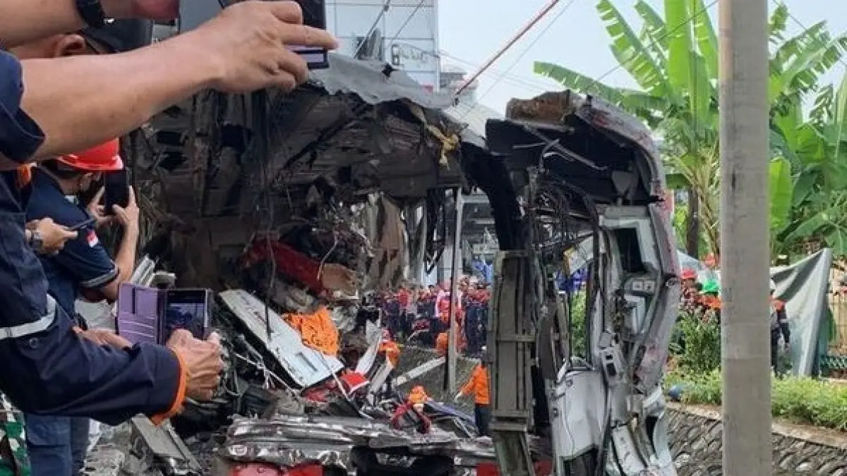 Update Terbaru: 14 Korban Meninggal dalam Kecelakaan KA Argo Bromo Anggrek vs KRL di Stasiun Bekasi Timur (Tangkapan Layar X.com/tanyarlfes)