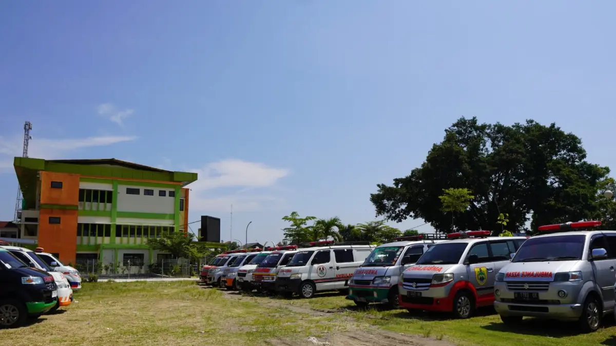 Ambulans PMI Sragen saat mengikuti apel dengan Pemkab Sragen. (Ahmad Khairudin/Radar Solo)