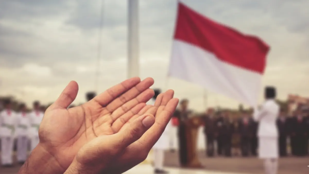 Ilustrasi pembacaan doa upacara Hardiknas 2026.