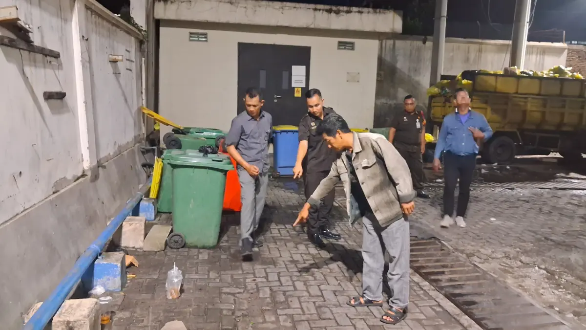Lokasi pasien RSUD Dr Moewardi Solo, DR, jatuhkan diri dari lantai 11. (Antonius C/Radar Solo)