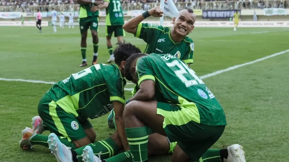 EUFORIA:&nbsp; Para pemain PSS Sleman merayakan gol usai unggul dari PSIS Semarang di Stadion Maguwoharjo, Minggu (3/5/2026). (DOK. I. LEAGUE)&nbsp;