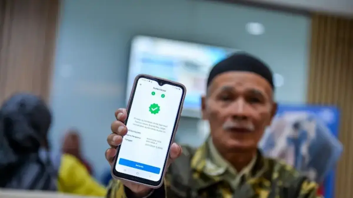Gaji Pensiunan PNS Mei 2026 Belum Cair? Simak Cara Autentikasi Andal by Taspen Agar Cepat Diproses (ANTARA FOTO/Raisan Al Farisl)