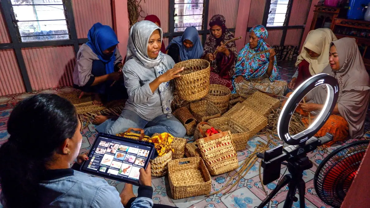 Segmen UMKM tetap menjadi pilar utama dalam portofolio pembiayaan BRI, dengan kontribusi penyaluran mencapai Rp1.211 triliun. (DOK.BRI)