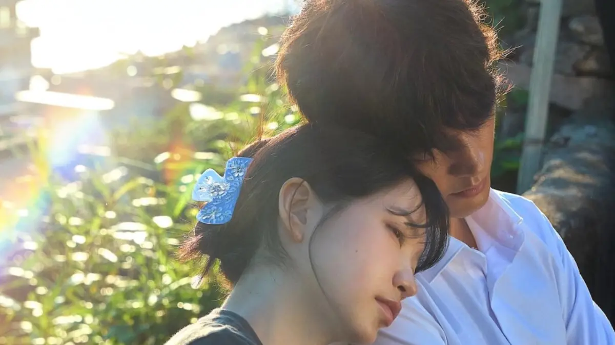 Azure Spring. (Soompi)