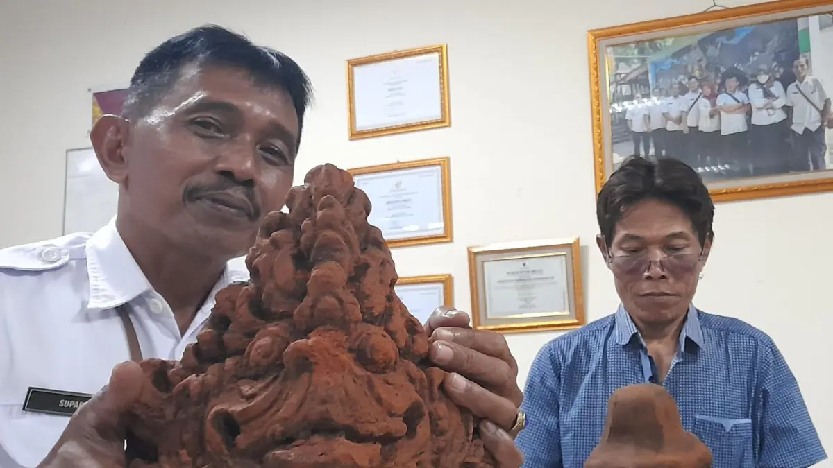 Artefak peninggalan Kerajaan Majapahit diamankan di kantor Disdikbud Karanganyar. (Rudi Hartono/Radar Solo)