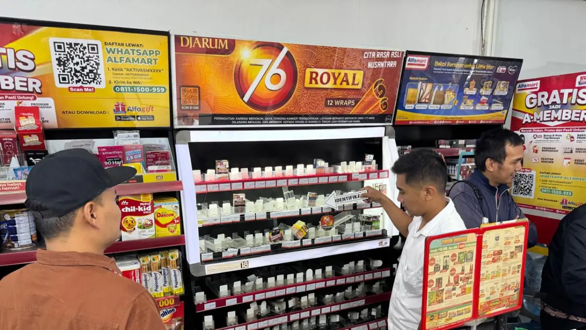 Pelaku menggondol sekitar 940 bungkus rokok berbagai merek senilai Rp26,1 juta.