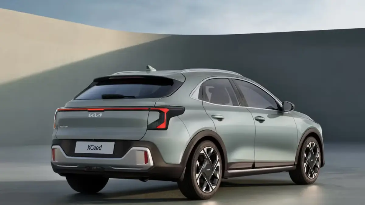 KIA XCeed 2026 Hadir dengan Varian PHEV, Jadi Solusi Buat yang Belum Siap Pakai EV (Car and Drive)