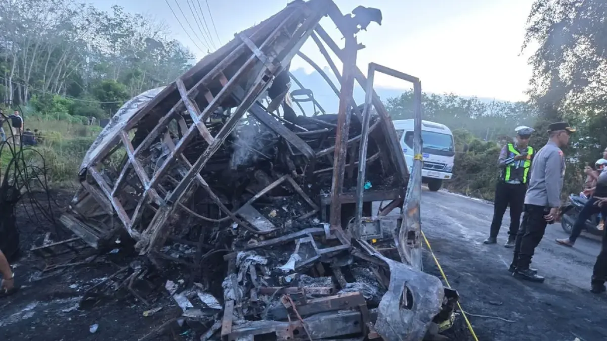 Kondisi bus ALS setelah terjadi tabrakan dengan truk tangki di Musi Rawas Utara, Sumatera Selatan. (Dok.Humas Polda Sumsel)
