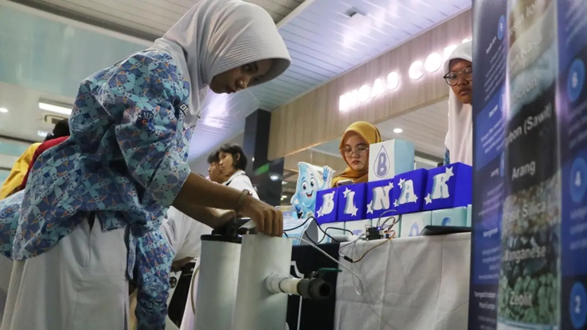 IDE SEGAR: Filtrasi Biner, alat penjernih air berbais IoT karya siswa SMPN 5 Solo. (ARIEF BUDIMAN/RADAR SOLO)