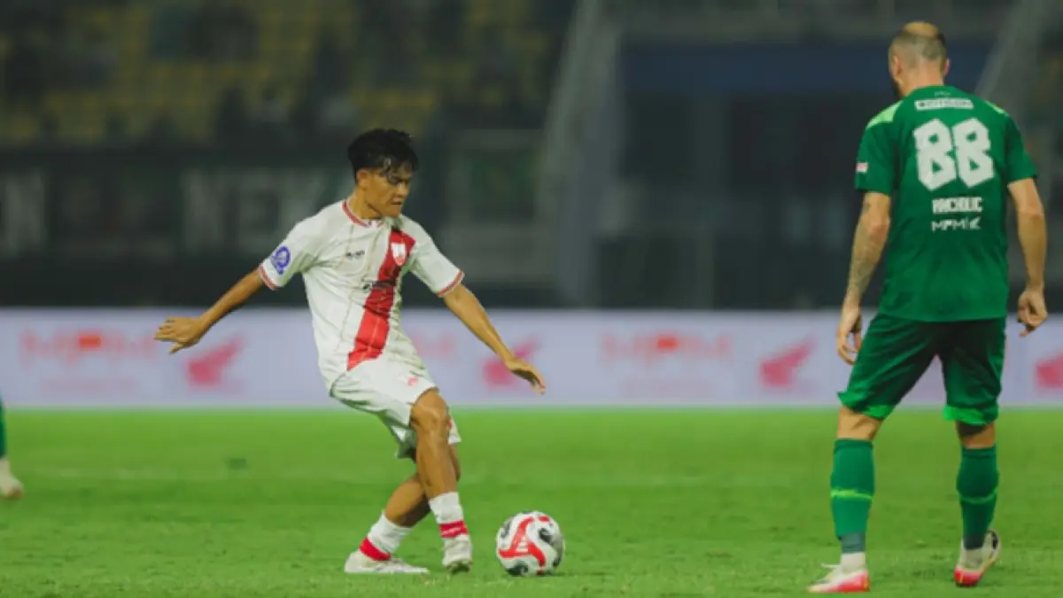 Gelandang Persis Solo Zanadin Fariz saat melawan Persebaya Surabaya di Stadion Gelora Bung Tomo (TIM MEDIA PERSIS SOLO) 