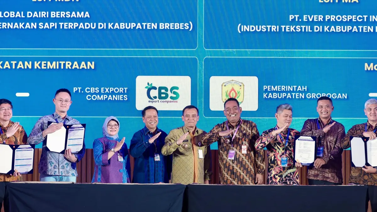 Gubernur Jateng Ahmad Luthfi menawarkan berbagai proyek strategis kepada para investor global di sela membuka ajang tahunan&nbsp;Central Java Business Investment Forum (CJIBF) 2026 di Ballroom Hotel PO, Kota Semarang, Senin (11/5/2026). (DOK.PEMPROV JATENG)