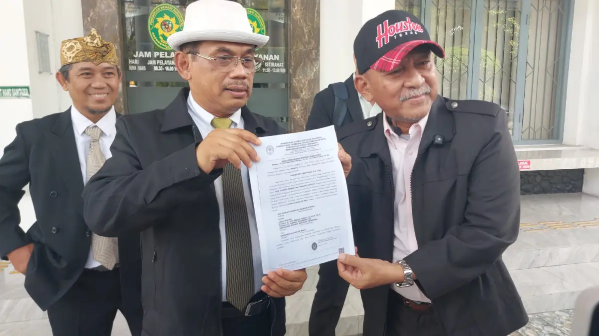 Kuasa hukum AKUWI, M Taufiq dkk akan mengajukan banding ke PT Jateng. (A Christian/Radar Solo)