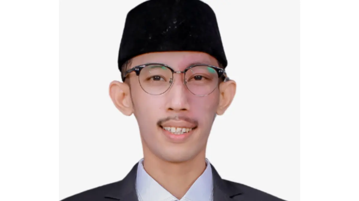 Achmad Syahri as Siddiqi, anggota DPRD Kabupaten Jember.